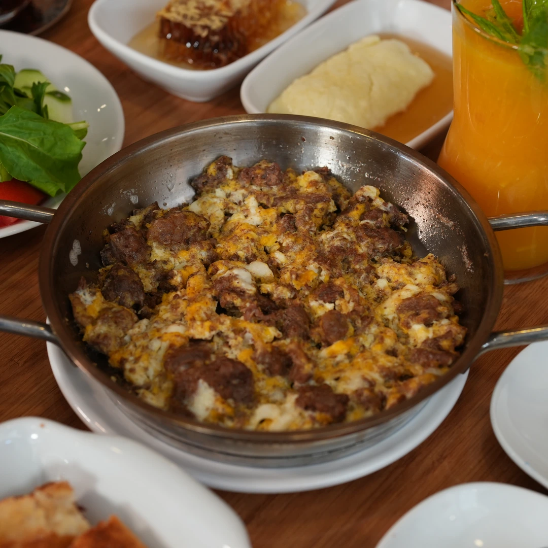 Kavurmalı Yumurta