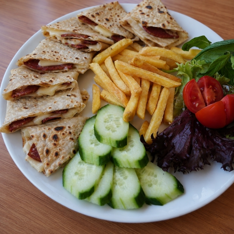 Sucuklu Kaşarlı Gözleme